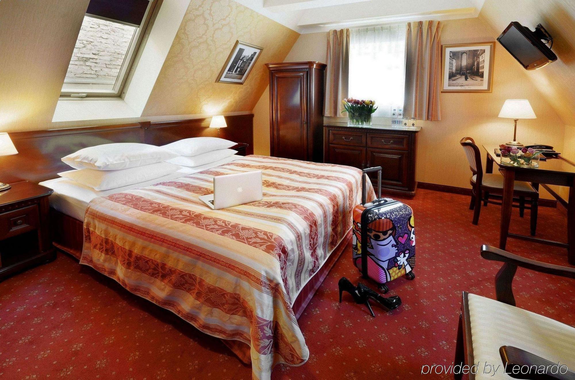 Hotel Wolne Miasto Old Town กดัญสก์ ห้อง รูปภาพ