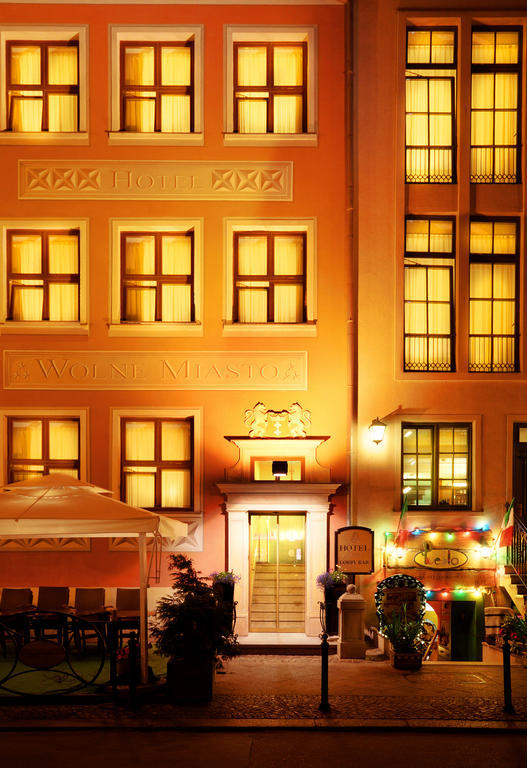 Hotel Wolne Miasto Old Town กดัญสก์ ภายนอก รูปภาพ